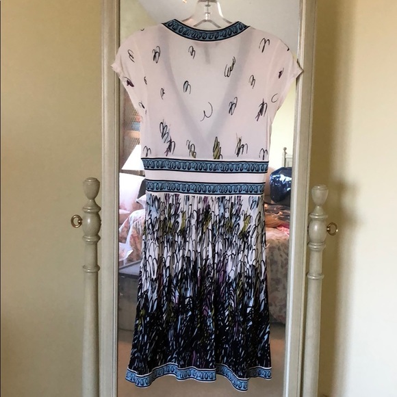 BCBG Maxazria V-Neck Dress - Picture 3 of 3